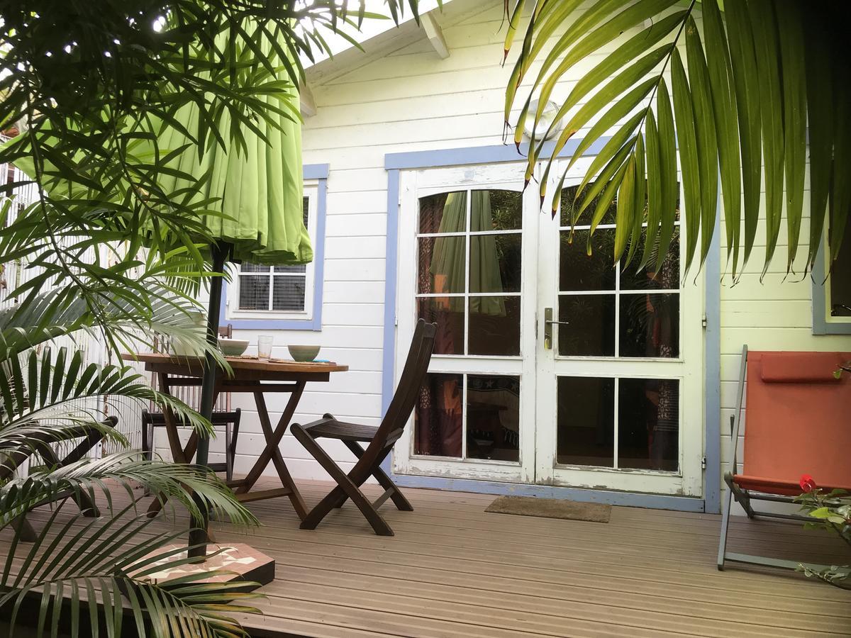 Bungalow Meuble Pres Du Lagon ラ・サリーヌ・レ・バン エクステリア 写真