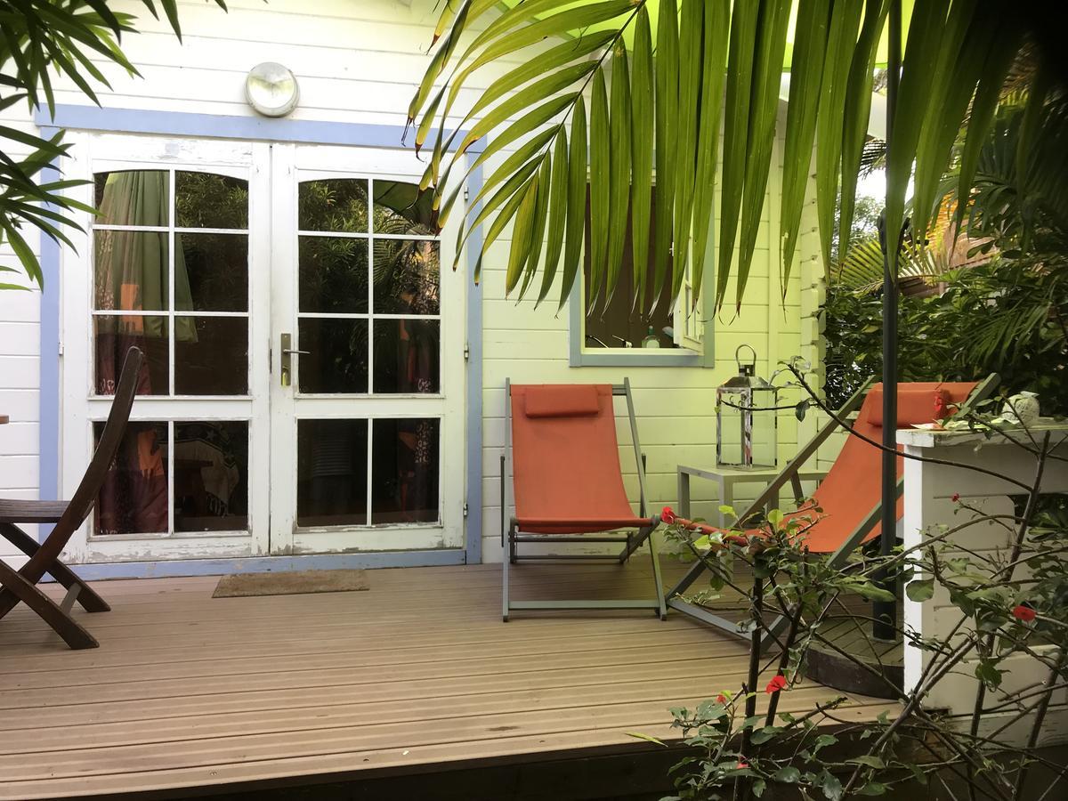 Bungalow Meuble Pres Du Lagon ラ・サリーヌ・レ・バン エクステリア 写真
